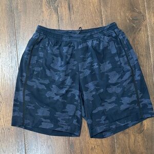 Lululemon Pacebreaker Short. 9” Lined, Men’s Large. Great condition. Blue/Black